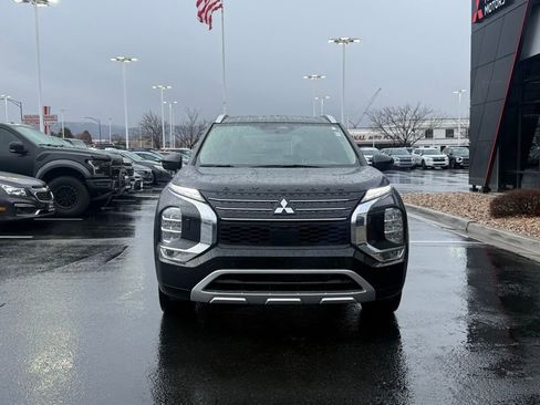 Used 2023 Mitsubishi Outlander SEL image 2