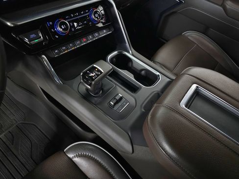 Used 2022 GMC Sierra 1500 Denali w/ Technology Package AWD/4WD image 34