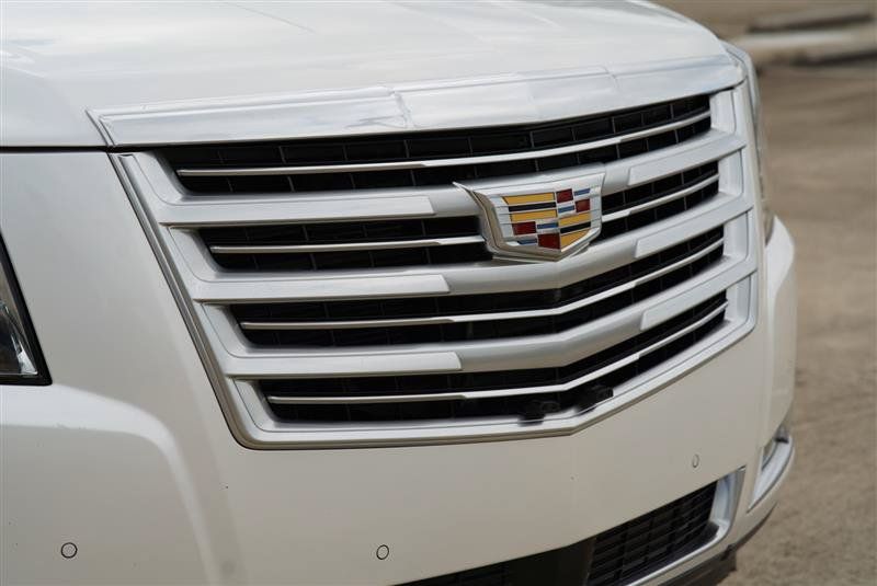 Used 2016 Cadillac Escalade Platinum AWD/4WD image 25