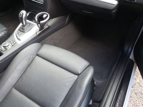 Used 2011 BMW 135i Coupe image 36