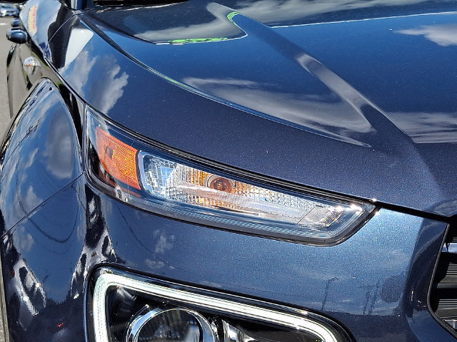 Used 2024 Hyundai Venue Limited FWD image 9