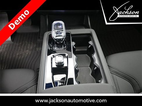 New 2025 Volvo XC90 B6 Core w/ Protection Package image 13