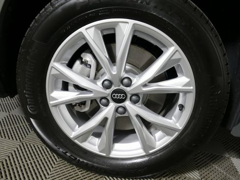 Certified 2025 Audi Q3 2.0T Premium Plus w/ Premium Plus Package image 9