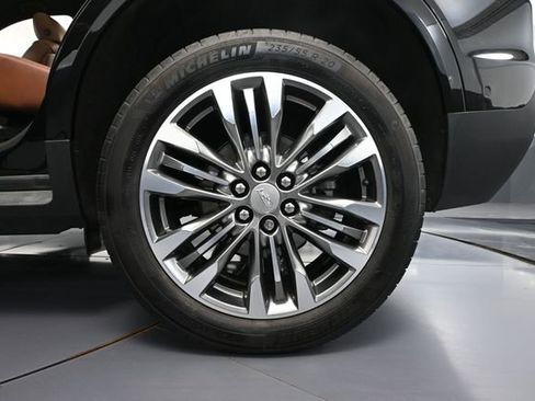 Used 2020 Cadillac XT5 Sportv AWD/4WD image 16