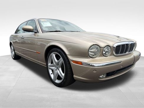 Used 2005 Jaguar XJ8 RWD image 7