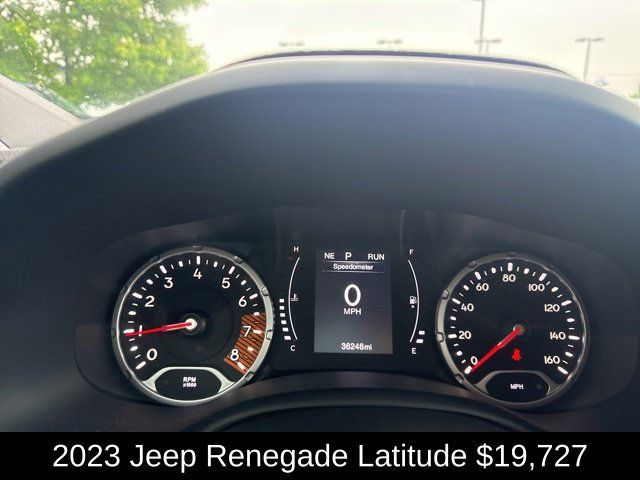 Used 2023 Jeep Renegade Latitude AWD/4WD image 16
