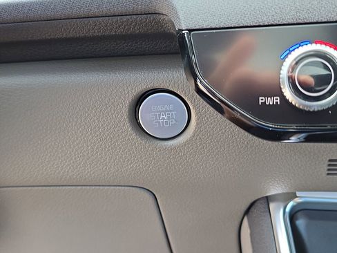 New 2026 Kia Carnival EX image 28