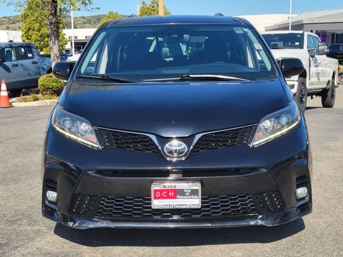 Used 2020 Toyota Sienna SE w/ Carpet Mat Package FWD image 8