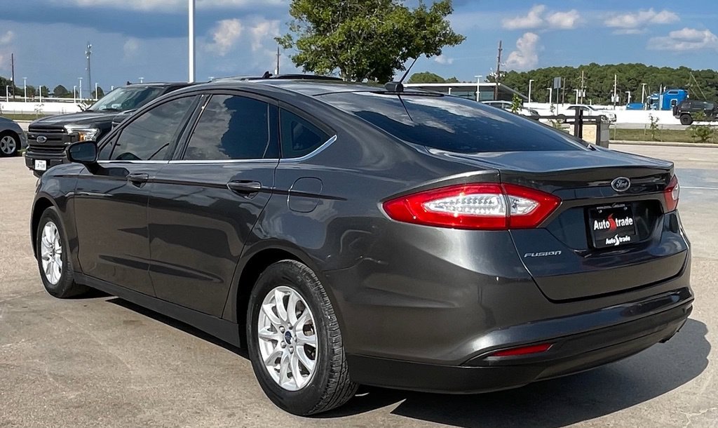 Used 2016 Ford Fusion S FWD image 3