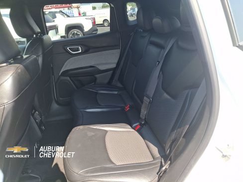 Used 2024 Jeep Compass Latitude AWD/4WD image 18