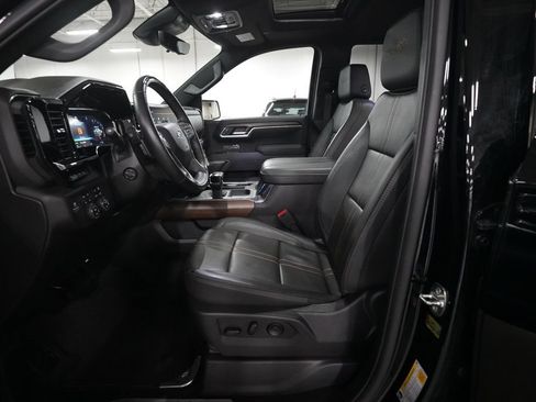 Used 2025 Chevrolet Silverado 1500 High Country w/ Midnight Edition AWD/4WD image 7