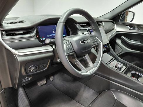 Used 2024 Jeep Grand Cherokee L Limited w/ Luxury Tech Group II image 33