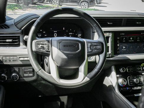 Used 2023 GMC Yukon Denali w/ LPO, Floor Liner Package AWD/4WD image 6