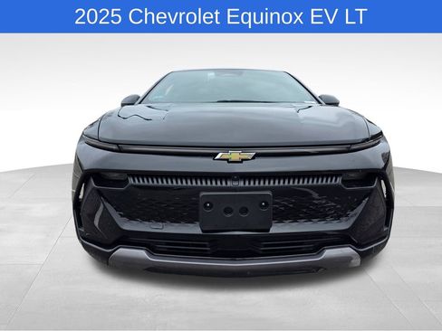Used 2025 Chevrolet Equinox EV LT image 9