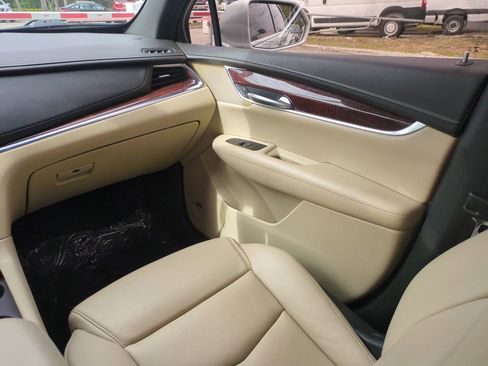 Used 2018 Cadillac XT5 Premium Luxury image 18