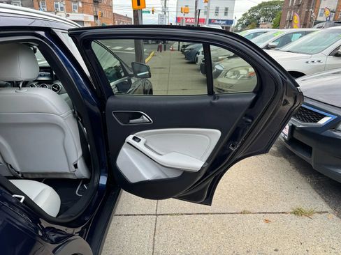 Used 2018 Mercedes-Benz GLA 250 4MATIC image 19