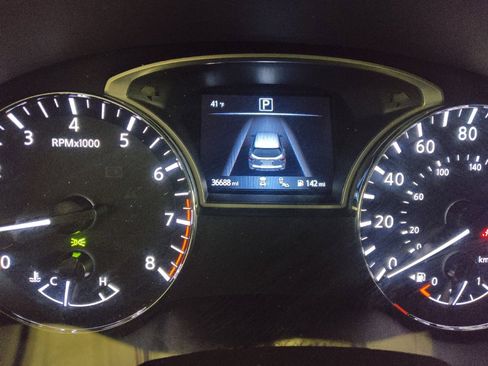 Used 2019 Nissan Pathfinder SL FWD image 23