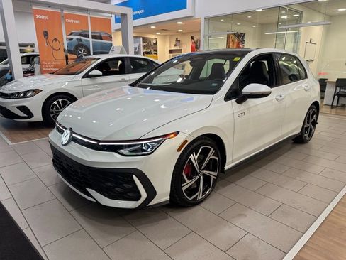 New 2026 Volkswagen GTI SE image 2