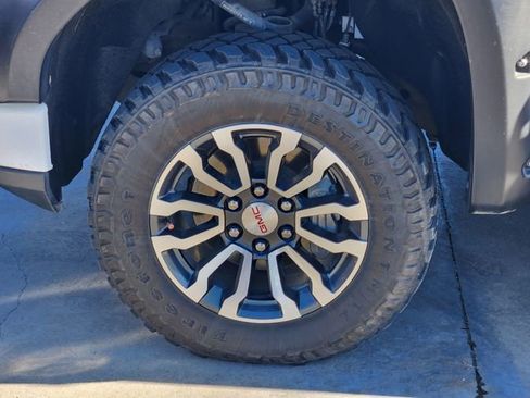 Used 2023 GMC Sierra 1500 AT4 w/ Technology Package image 10