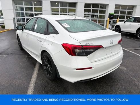 Used 2023 Honda Civic Sport image 3