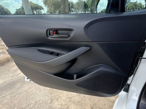 Used 2025 Toyota Corolla LE FWD image 22
