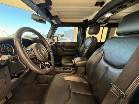 Used 2014 Jeep Wrangler Unlimited Sahara image 13