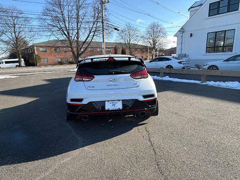 Used 2020 Hyundai Veloster N w/ Performance Package image 6
