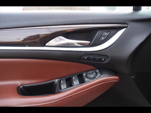 Used 2019 Buick Enclave Avenir w/ Avenir Technology Package image 34