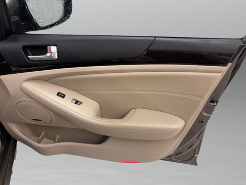 Used 2014 Kia Cadenza Premium w/ Luxury Package FWD image 28