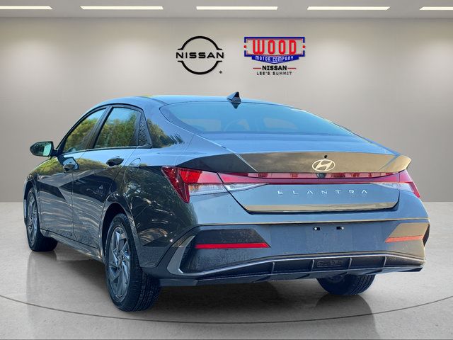 Used 2024 Hyundai Elantra SEL FWD image 4