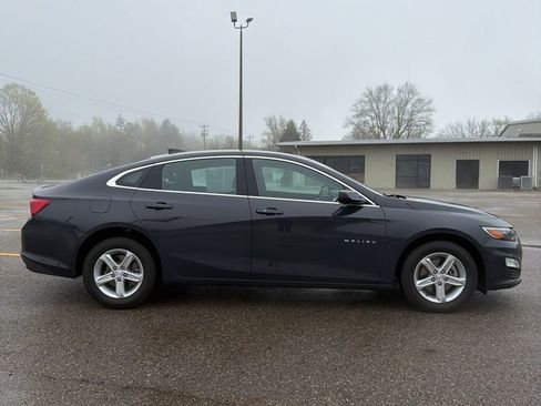Used 2025 Chevrolet Malibu LS FWD image 4