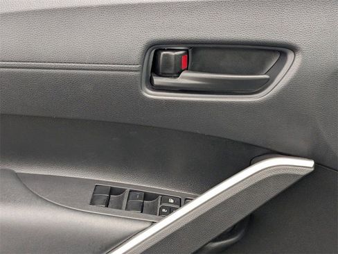 Used 2024 Toyota Corolla Cross LE image 17