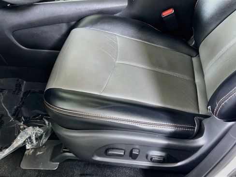 Used 2020 Nissan Pathfinder SL AWD/4WD image 19