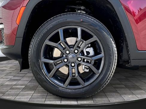New 2025 Jeep Grand Cherokee L Limited image 12