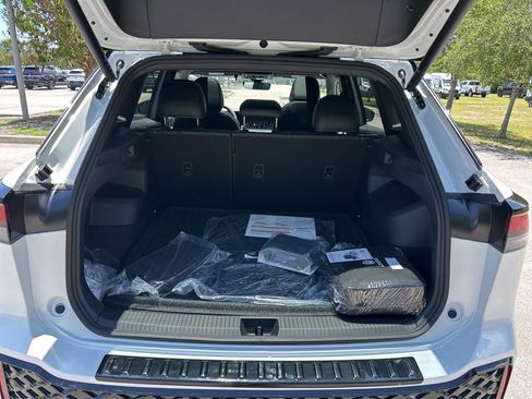 New 2026 Volkswagen Tiguan SE R-Line AWD/4WD image 52