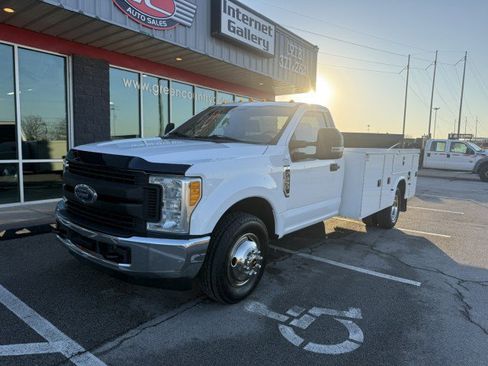 Used 2017 Ford F350 XL w/ Power Equipment Group image 2