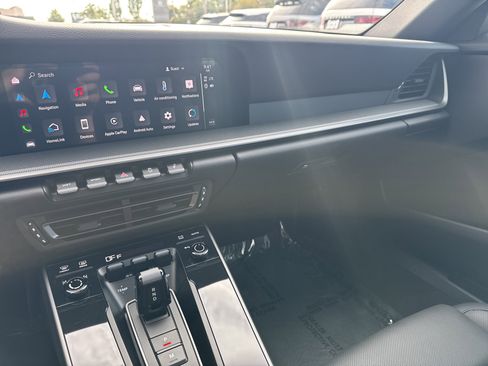 Used 2023 Porsche 911 Carrera image 21