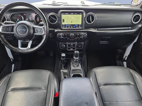 Used 2022 Jeep Wrangler Unlimited Sahara w/ Cold Weather Group AWD/4WD image 12