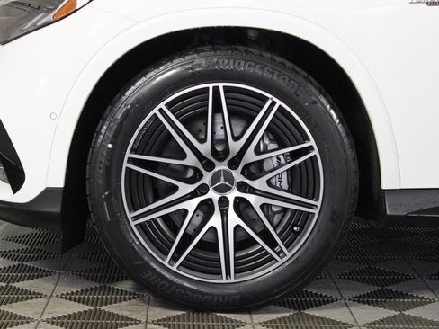 Certified 2025 Mercedes-Benz GLC 43 AMG 4MATIC image 31