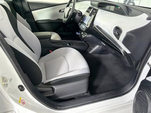 Used 2022 Toyota Prius image 13