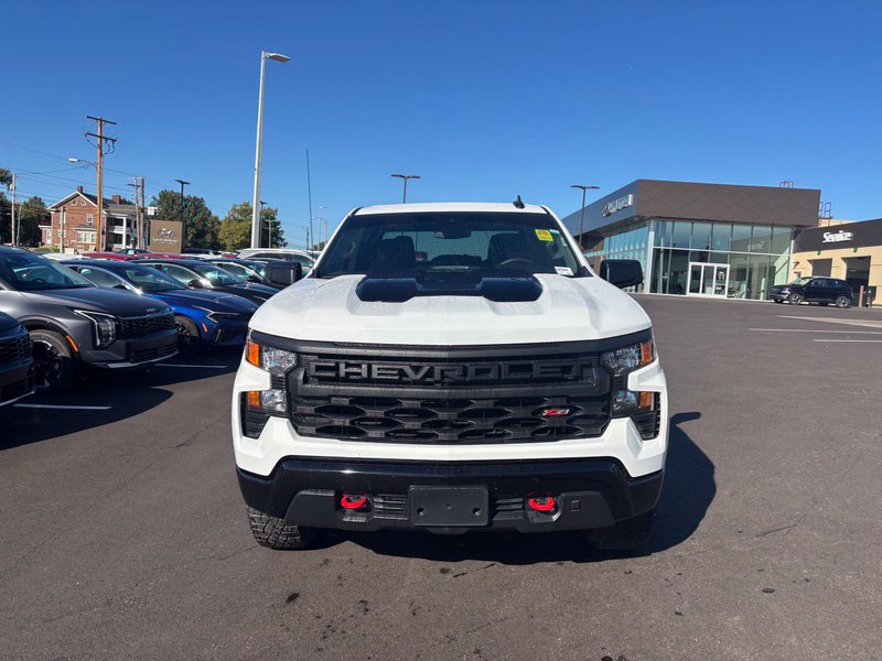Used 2025 Chevrolet Silverado 1500 Custom Trail Boss AWD/4WD image 2