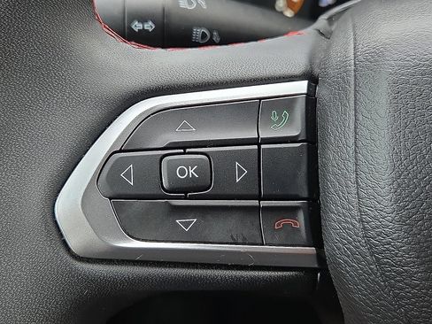 Used 2024 Jeep Compass Trailhawk AWD/4WD image 19