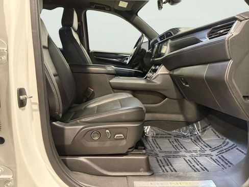 Used 2021 GMC Yukon Denali w/ Denali Premium Package image 31