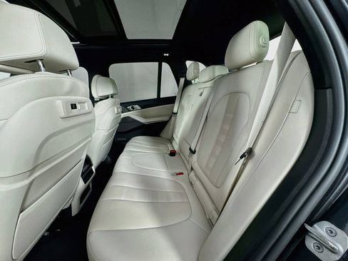 Used 2021 BMW X5 sDrive40i w/ Premium Package RWD image 31