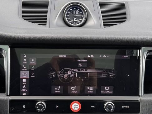 New 2026 Porsche Macan image 25