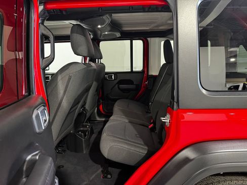Used 2025 Jeep Wrangler Unlimited Sport AWD/4WD image 20