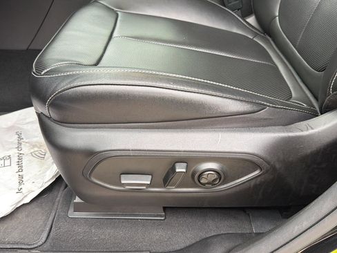 Used 2023 Jeep Grand Cherokee Limited w/ Luxury Tech Group II image 14