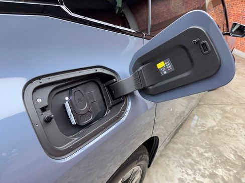 Used 2026 BMW iX xDrive60 w/ M Sport Package image 28