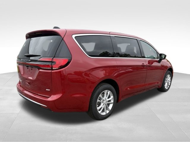 New 2027 Chrysler Pacifica Select AWD/4WD image 16