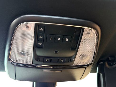 Used 2022 Dodge Charger Scat Pack image 25